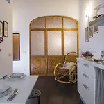Guesthost - San Lorenzo Charm - Nook *