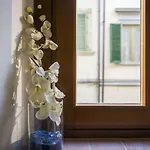 Apartment Guesthost - San Lorenzo Charm - Nook Florence