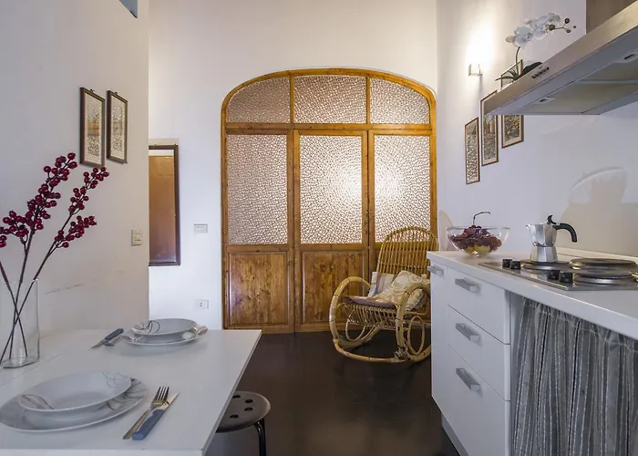 Apartment Guesthost - San Lorenzo Charm - Nook Florenz